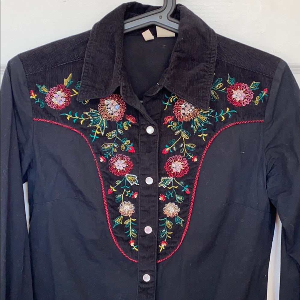 Pearlsnap western shirt embroidered